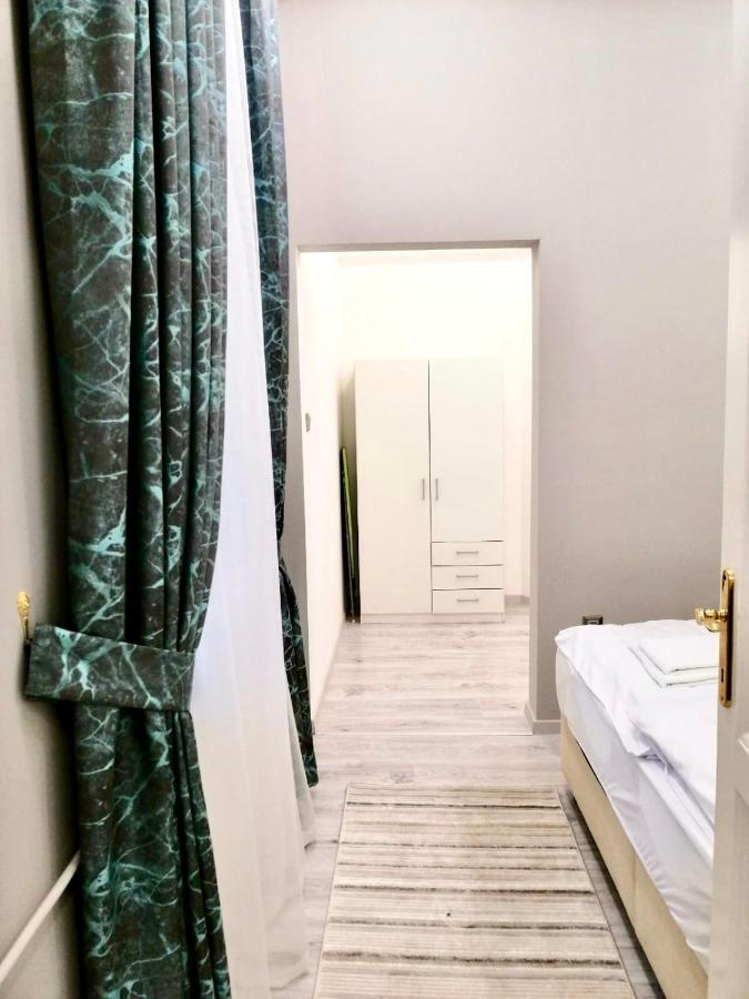 La Roberta Appartement Boedapest Buitenkant foto
